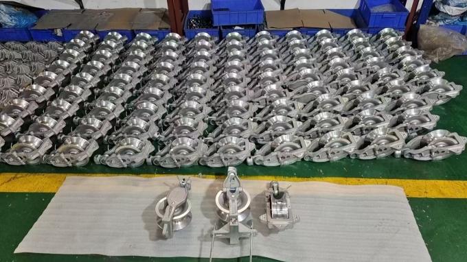 Î¦178Ã76 Crossarm Mounted Stringing Block - Side view displaying heavy-duty steel frame construction