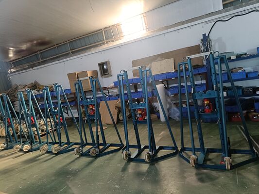 5 tony hydrauliczne kablowe bębnowe podnośniki z wysokowytrzymałą stalową ramą i regulowaną konstrukcją wysokości do podnoszenia wielkości kabli linii elektroenergetycznych