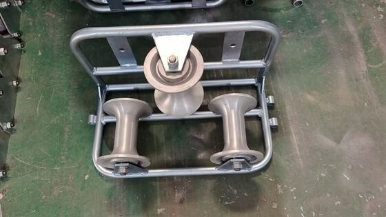 10kN Trójkątna rolka prowadząca do kabli, ocynkowana, aluminiowa, do ciężkich zastosowań, zapewniająca płynne układanie kabli